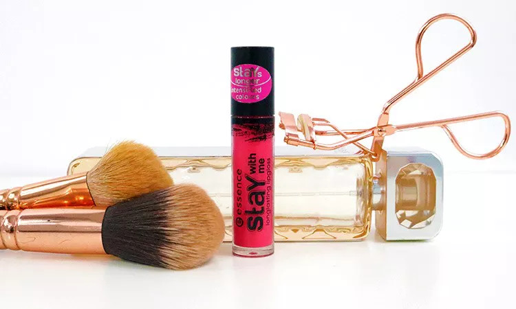 Essence-Stay with me longlasting lipgloss