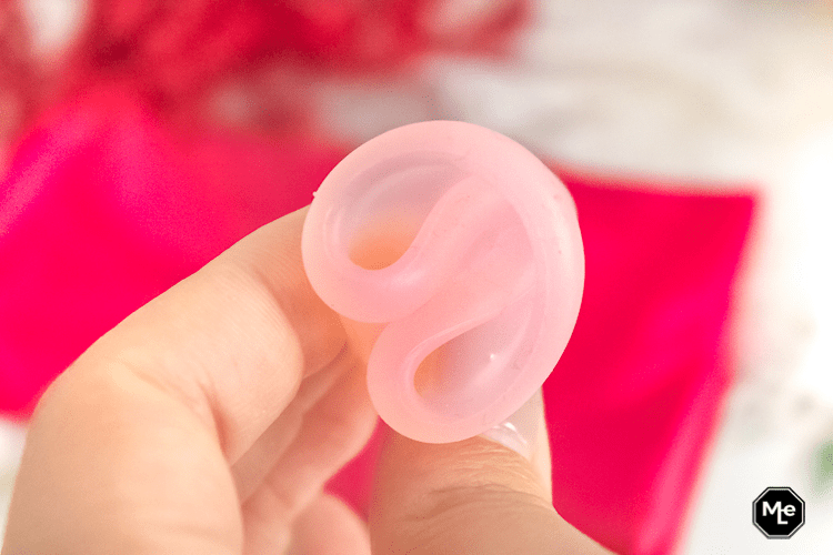 menstruatiecup c-vouw techniek