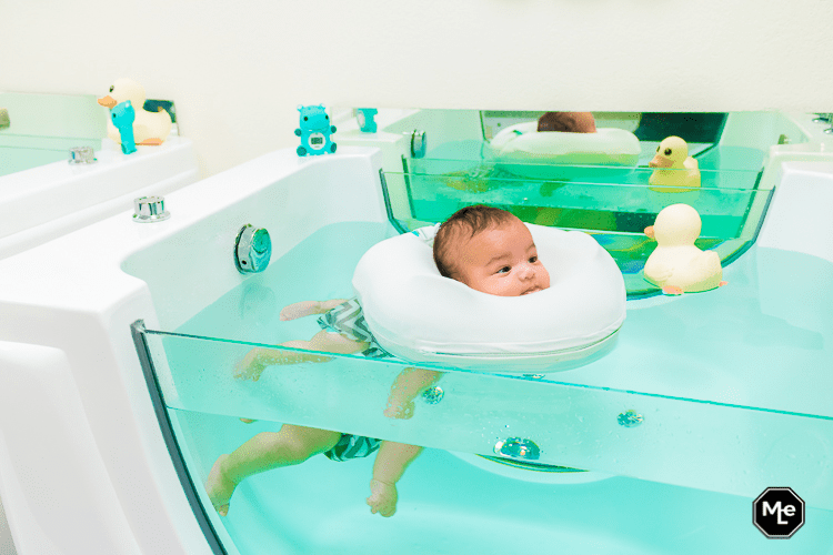 Zayn in het hydrofloat bad bij Aqua Baby Spa Utrecht