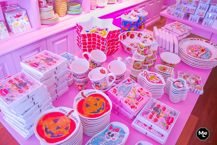 blond-amsterdam-halloween servies