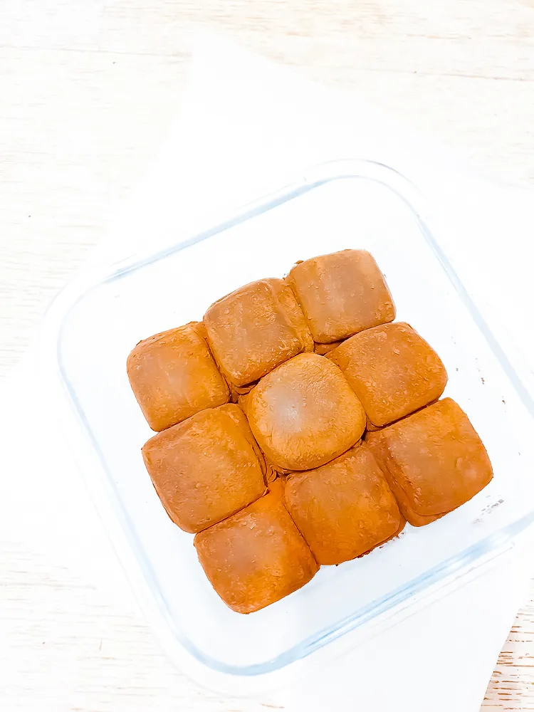 makkelijk toetje met cacaopoeder, gecondenseerde melk en boter