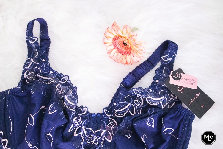 Grote maten bh -Diva - blauw - close-up bandjes