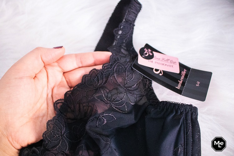 Grote maten bh -Diva - zwart- close-up cups met kant