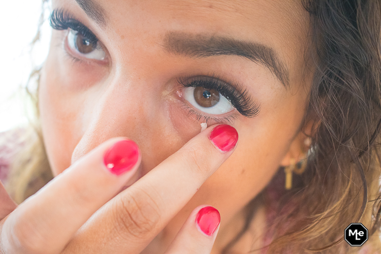 Kruidvat Skin Science Instant Effect Eye Serum aanbrengen