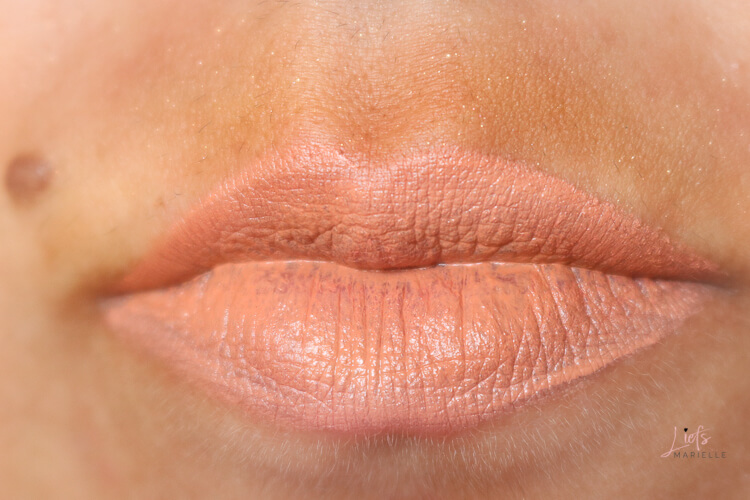 Close-up lippen met de Affect Cosmetics Ultra Sensual Liquid Lipstick en Lip Pencil in de kleur Innocent Kiss.
